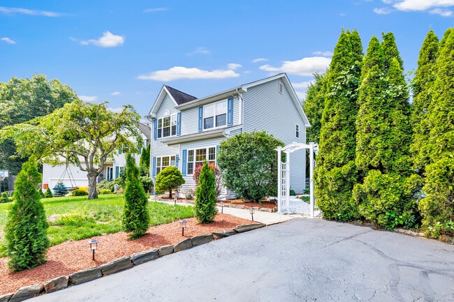 Building Photo - 18 Kathryn Dr