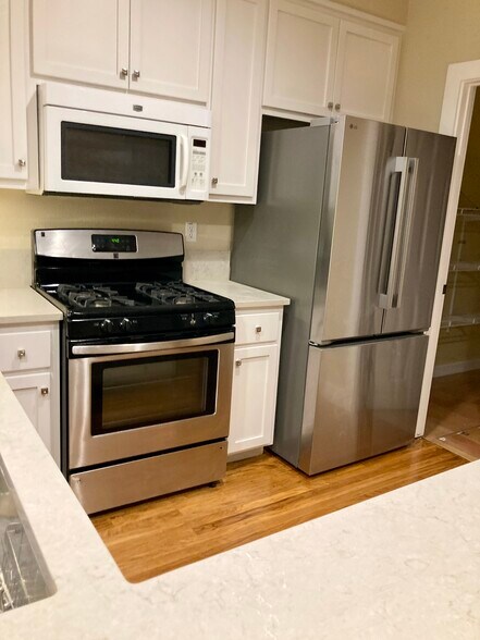 Kitchen with view of pantry to the right - 3954 Canon Ave