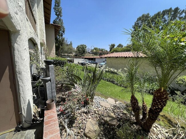 Building Photo - 10767 San Diego Mission Rd