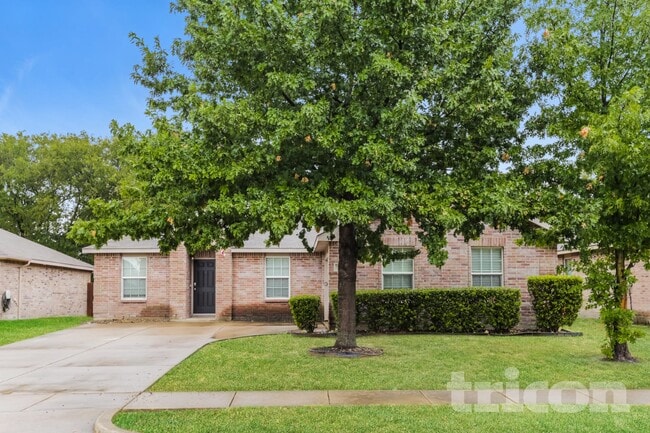 Building Photo - 2506 Eastwood Dr