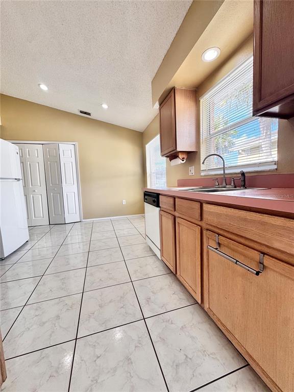 Building Photo - 2619 Spring Hill Dr