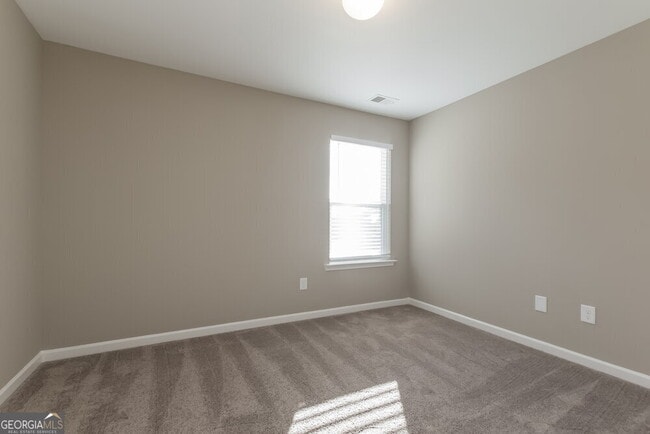 Building Photo - 92 Moss Way