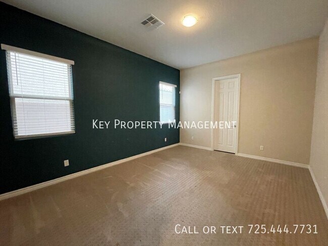 Building Photo - SPACIOUS AND UPGRADED 4 BEDROOM HOME NEAR ...