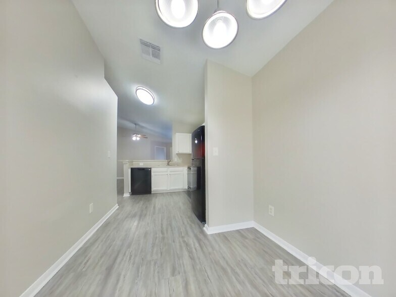 Building Photo - 3114 Kelling St