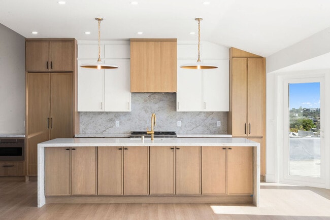 Building Photo - 2719 Setting Sun Dr