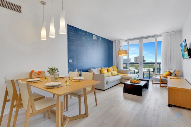 Building Photo - 2602 E Hallandale Beach Blvd