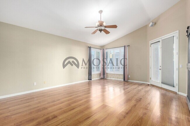 Building Photo - 2738 E Silverwood Dr