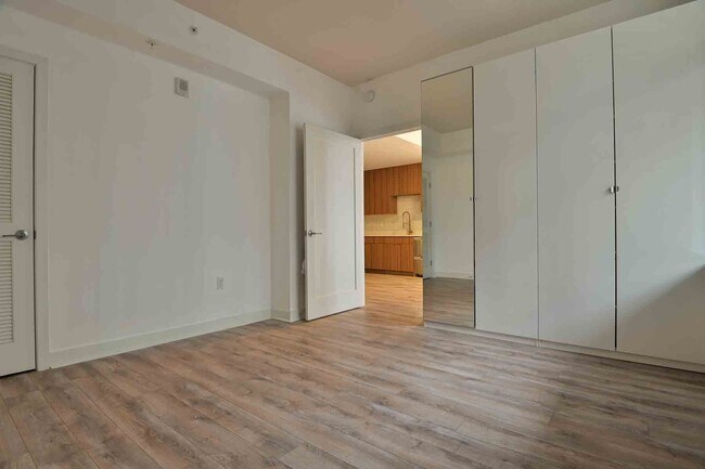 Building Photo - 460 New York Ave NW