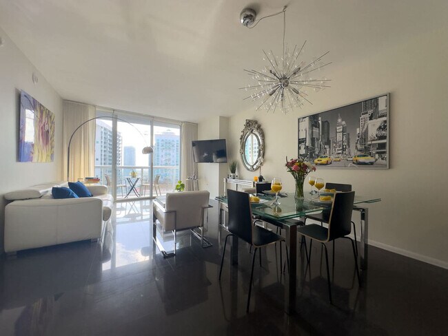Building Photo - 485 Brickell Ave