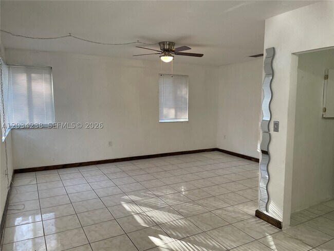 Building Photo - 3389 William 0