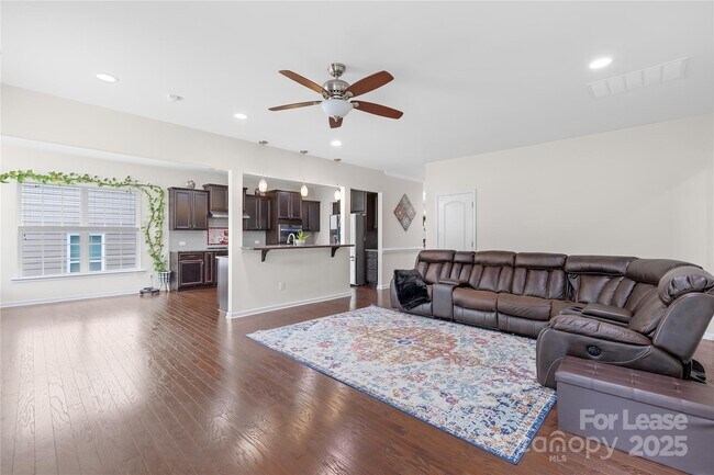 Building Photo - 5086 Waterloo Dr