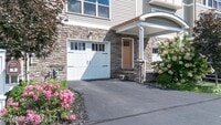 Building Photo - 9 Maple Leaf Dr