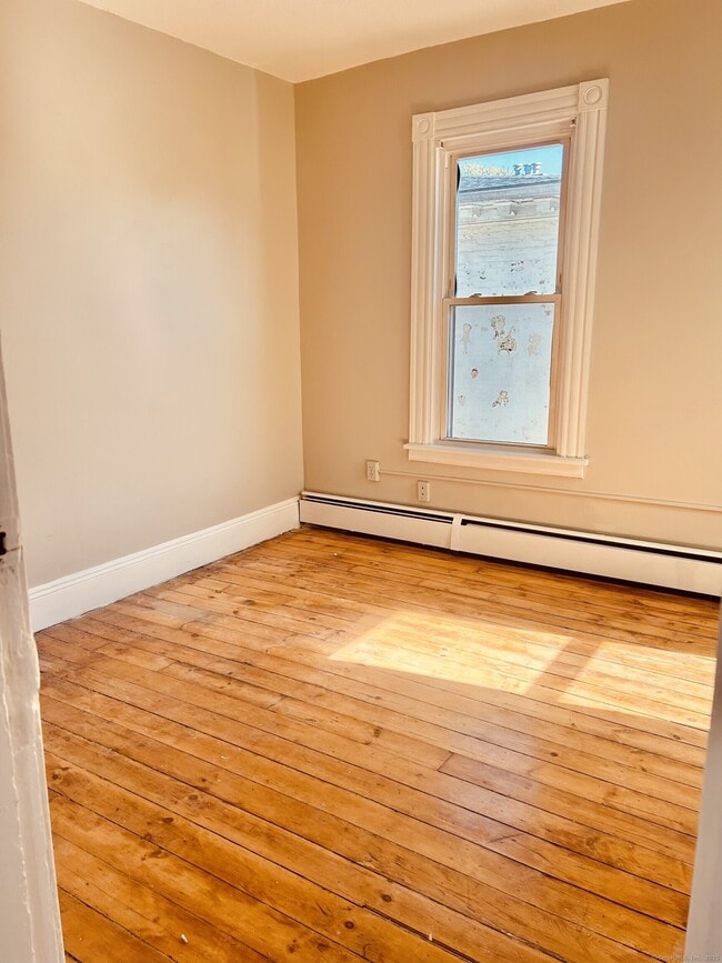 Building Photo - 53 Brown St