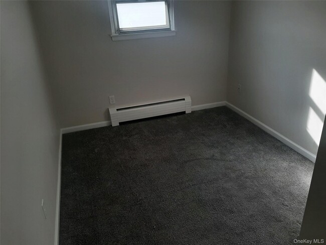 Building Photo - 121 Nassau Ln