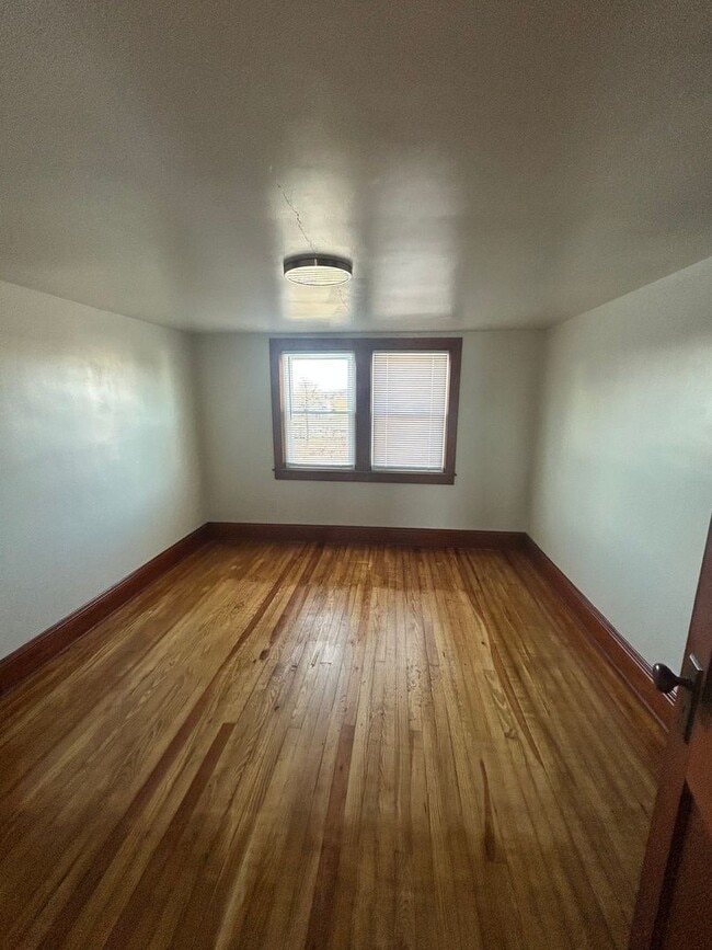 Building Photo - Single Family House for rent in Eastern Schools