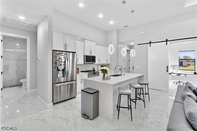 Building Photo - 118 NW 2nd Ave