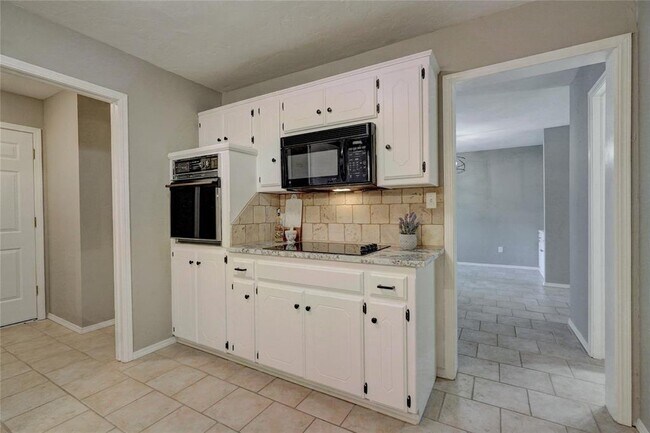 Building Photo - 632 Stag Trail