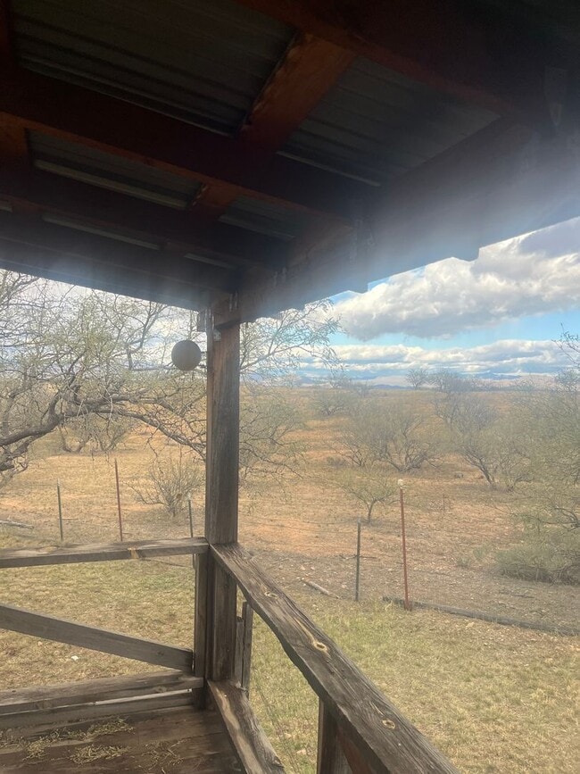 Building Photo - Beautiful ! Bed 1.5 Bath in J-6.