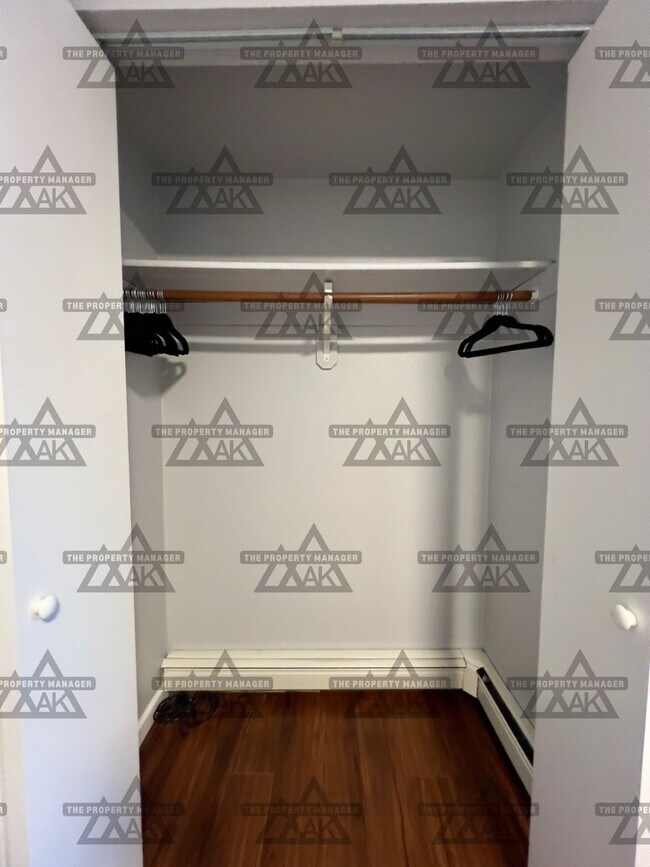 Building Photo - 28th Ave 1215-