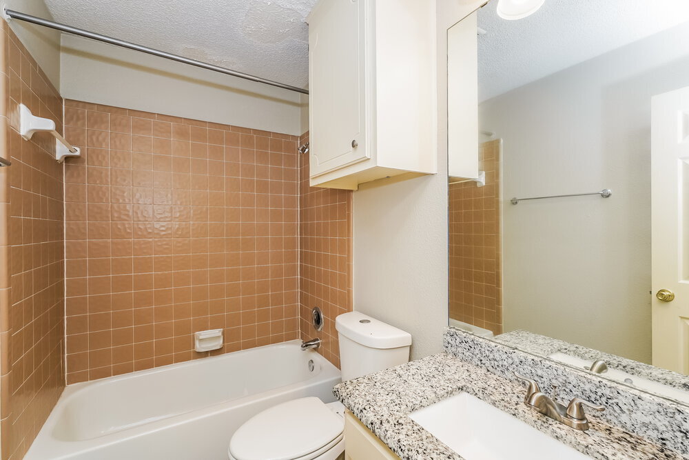 Building Photo - 709 Daniels Dr