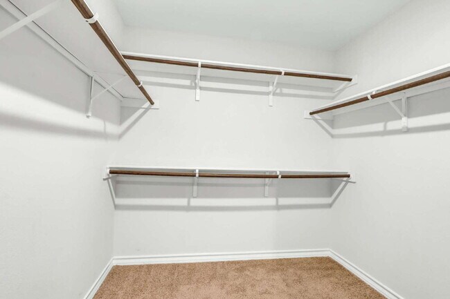 Building Photo - PRICE REDUCED! Spacious 5-Bedroom Sanctuary with 2.5 Baths and Washer/Dryer Included!