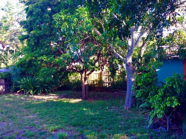 Building Photo - 382 Ellamar Rd