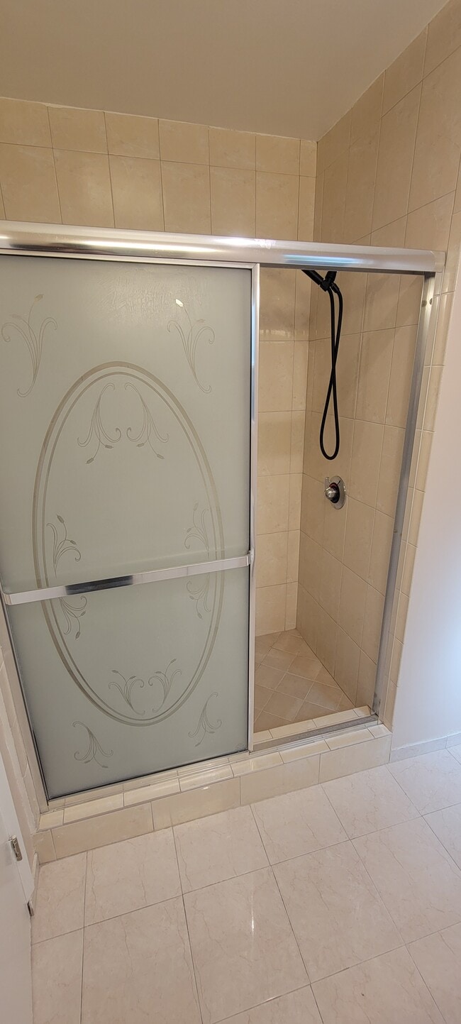 Building Photo - 1907 Overland Ave