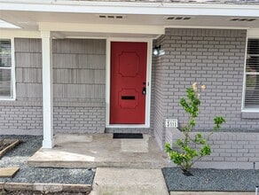 Building Photo - 3111 Deal St