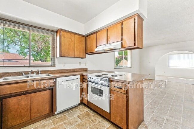 Building Photo - 2604 W Ellis Dr