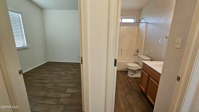 Building Photo - 12372 Tierra Canada Dr