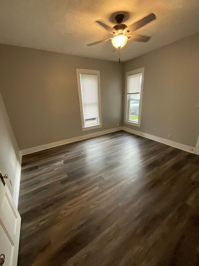 Building Photo - *August 2028* 5 Bedroom house 1 block off Kirkwood FULLY RENOVATED