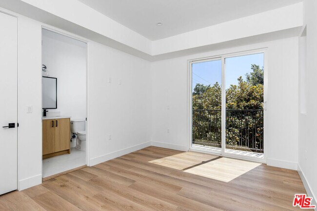 Building Photo - 11241 Morrison St