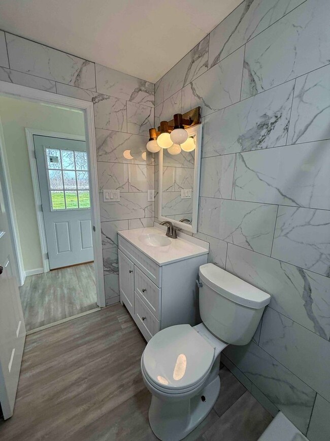 Building Photo - 2/3 Bedroom in Orangevale