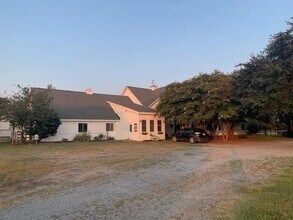 Building Photo - 1721 Blue Banks Farm Rd