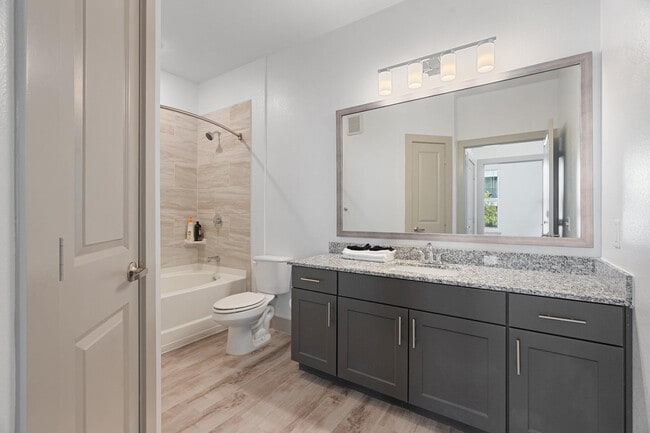 Building Photo - 12100 1/2 Ferrystone Glen Drive-SI ID1240319P