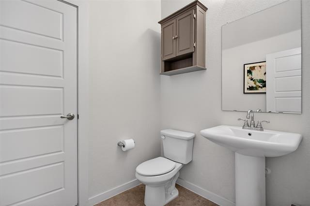 Building Photo - 14632 Donner Trail