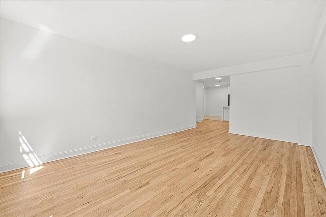Building Photo - 3260 Netherland Ave