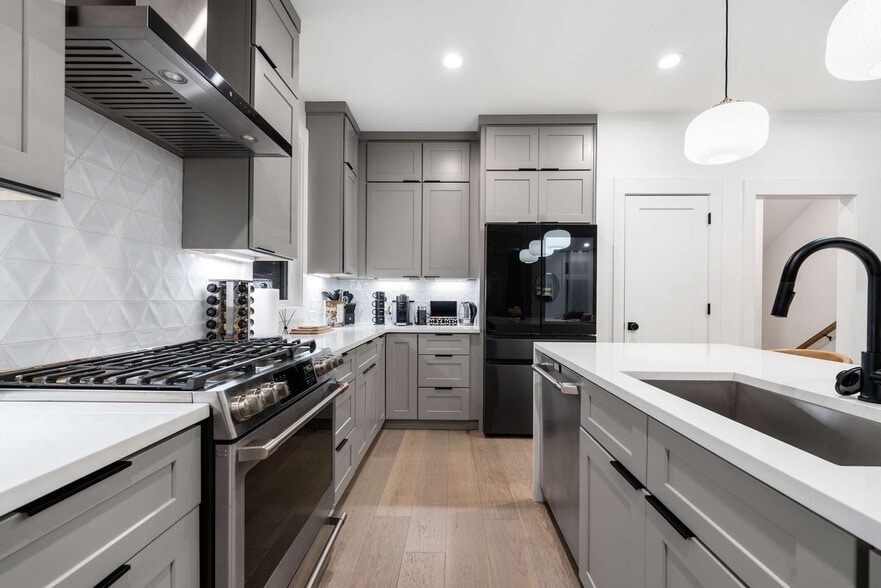 Building Photo - 227 Woodsborough Pl