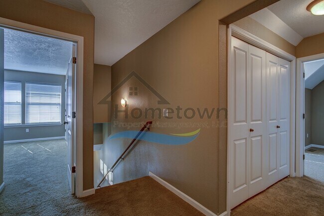 Building Photo - 3 Bedroom 2.5 Bathroom Custom Craftsman w/...