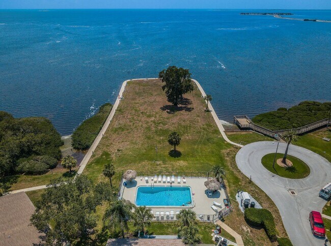 Building Photo - Gulf View Condo
