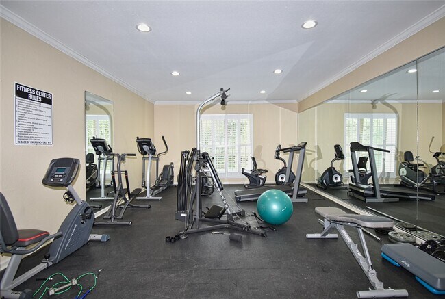 Building Photo - 2425 Underwood St