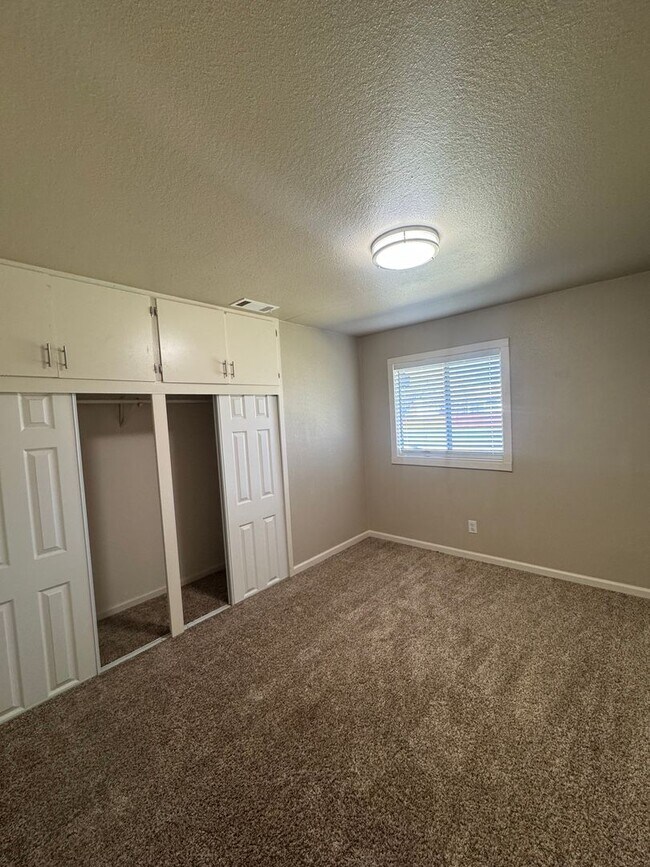 Building Photo - CUTE 3 BED 2 BATH IN COTTONWWOOD, CA