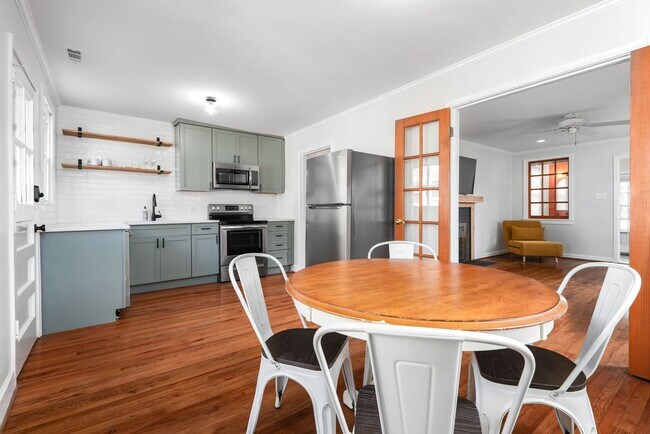 Building Photo - *Application Pending* Charming Cottage in Northgate Park - A Gem in the Heart of Durham!