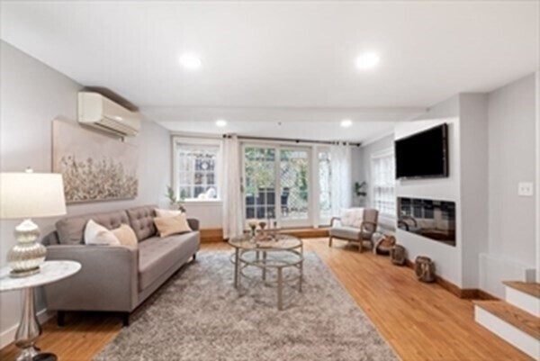 Building Photo - 8 Mount Vernon Pl