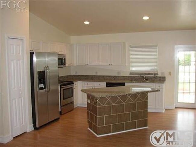 Building Photo - 3 Bedroom, 2 Bathroom Pool House SW Cape Coral