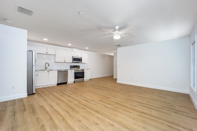 Building Photo - 3375 SW Mapp Rd