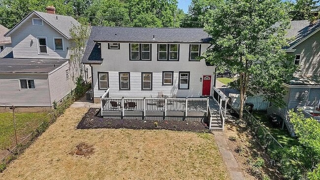 Building Photo - 5811 Bramble Ave