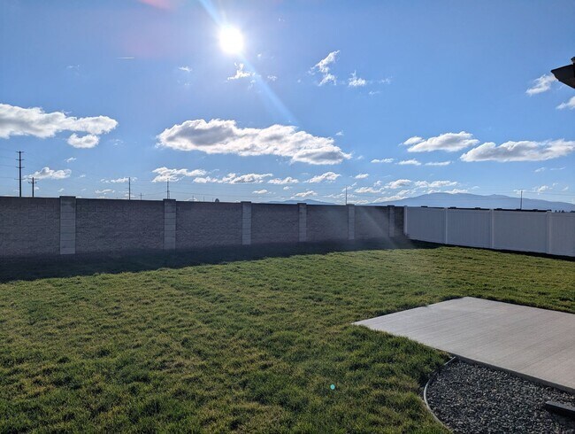 Building Photo - New Construction 3 bedroom 2 bath home for rent in The Hollice Woods!