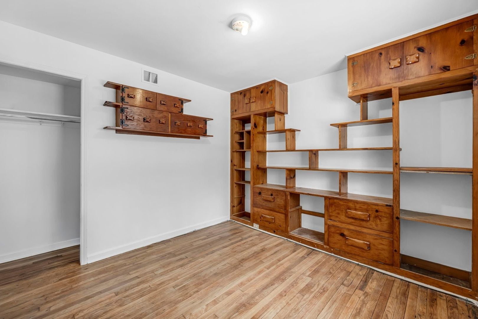 Building Photo - 6606 Ridgeview Rd