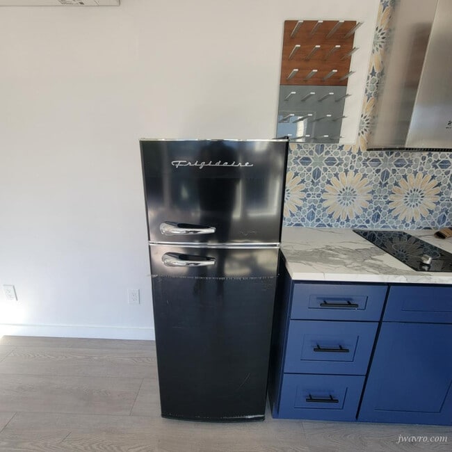 Building Photo - 939 26th St